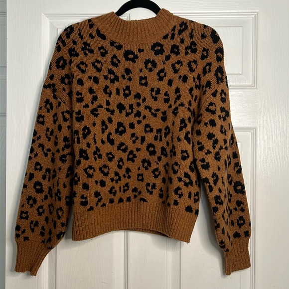 Old Navy CheetahPrint Pullover Sweater - Picture 2 of 6
